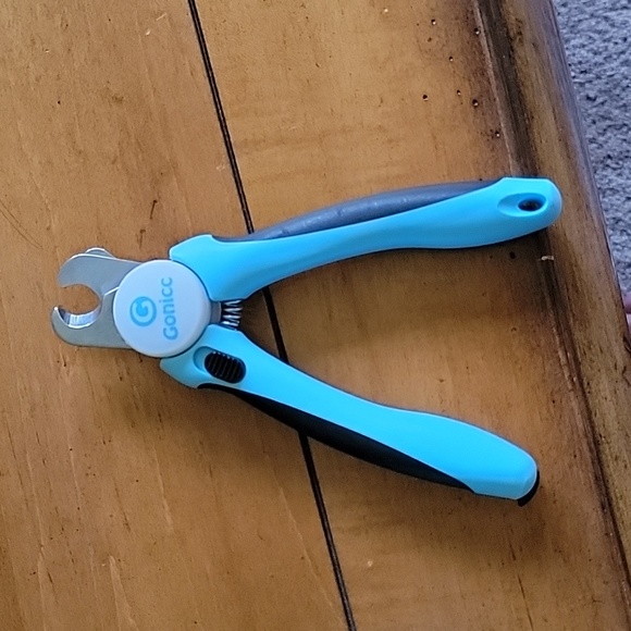 Gonicc Dog & Cat Pets Nail Clippers  and brush set - with Safety Guard - Picture 3 of 7